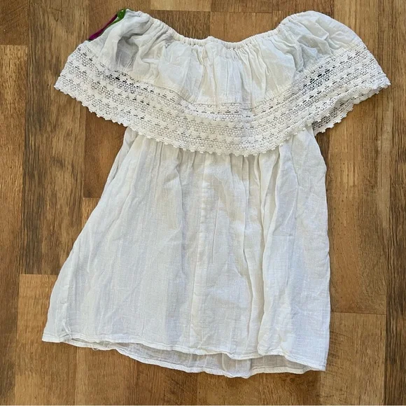 Mexican Handmade Embroidered Off or On Shoulder Top - Picture 2 of 6